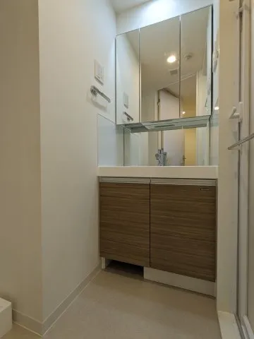 Asyl Court Itabashi Honcho - Interior - ["Property", "Mirror", "Fixture"]