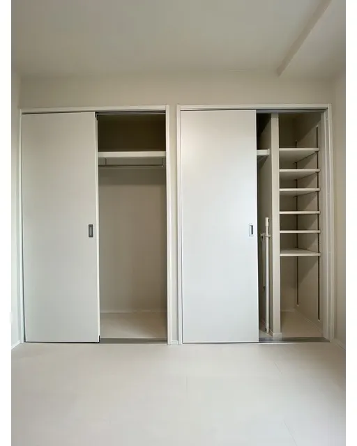 Glorio Shelt Magome - Interior - ["Flooring", "Floor", "Cupboard"]