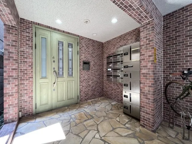 Wellhouse Hiroo - Exterior - ["Wall", "Brick", "Flooring"]