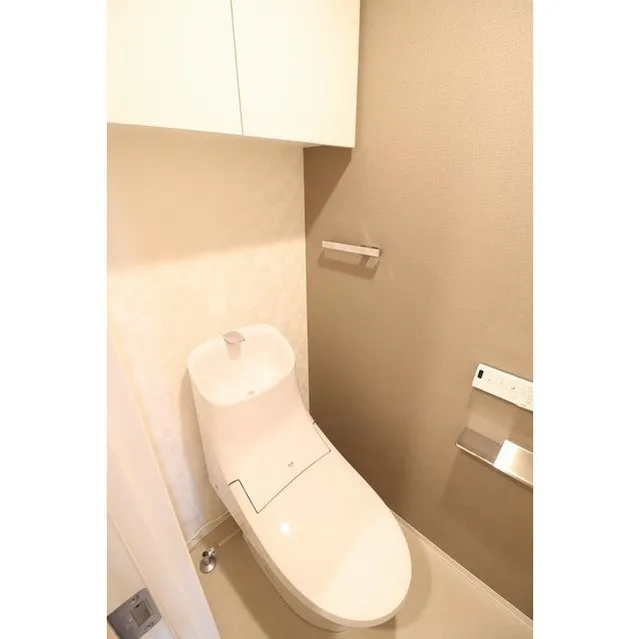 Laxrass Iwata - Interior - ["Tap", "Plumbing fixture", "Bathroom sink"]
