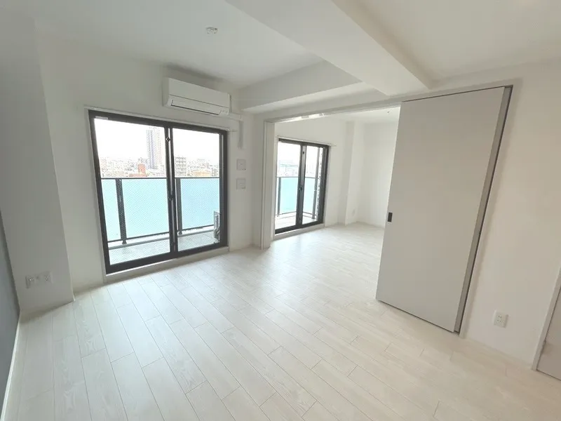 Bayside Park Osaka South Residence - Interior - ["Wood flooring"]
