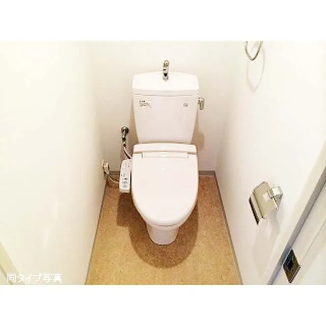 Comforia Honkomagome - Interior - ["Plumbing fixture", "Toilet seat", "Toilet"]