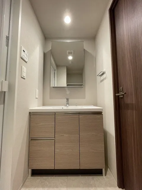Freshia Akatsuka Shinmachi - Interior - ["Sink", "Wood", "Tap"]