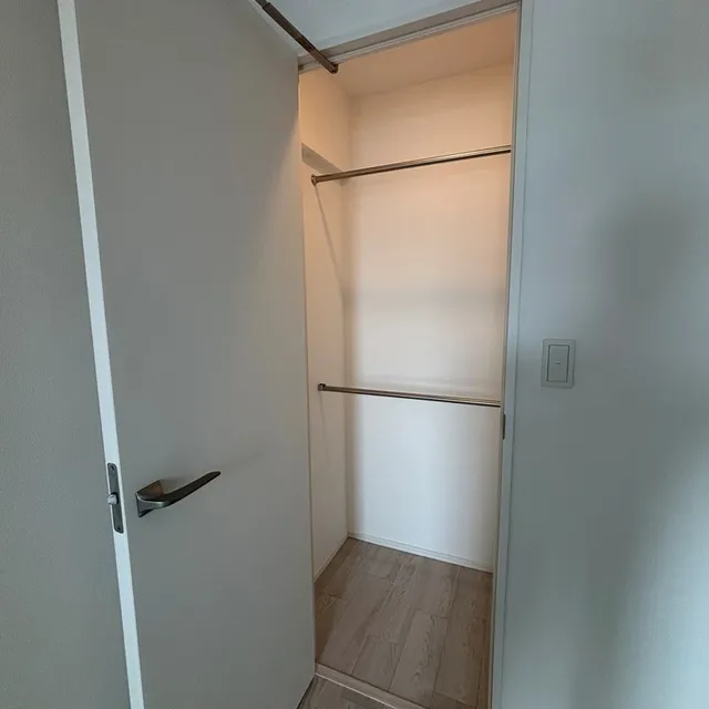 Park Axis Shinagawa Tennozu Isle - Interior - ["Flooring", "Floor", "Hardwood"]