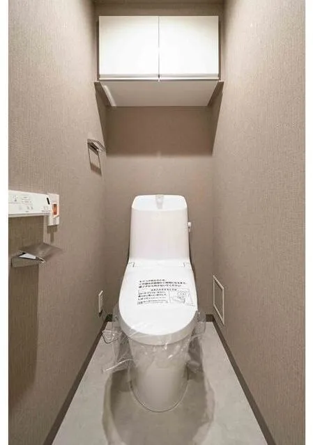 Comforia Nishiwaseda - Interior - ["Toilet seat", "Toilet", "Flooring"]