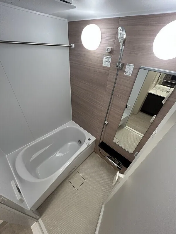 Blanchiesta Kiba - Interior - ["Plumbing fixture", "Flooring", "Floor"]
