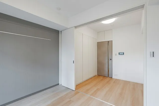 Asyl Court Shoto - Interior - ["Flooring", "Floor", "Wall"]