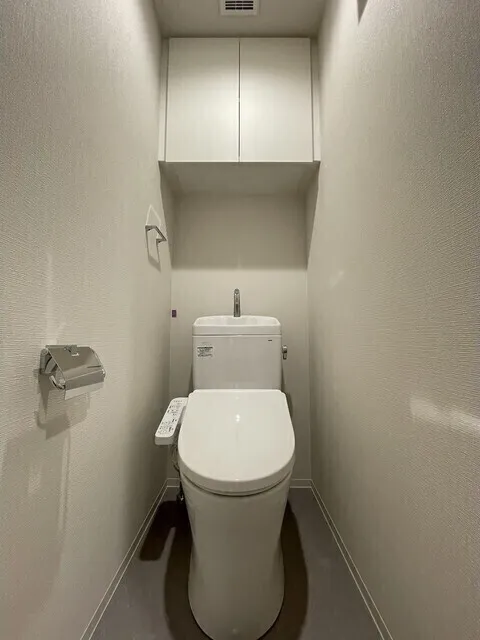 Daffitto Kinshicho - Interior - ["Toilet seat", "Plumbing fixture", "Toilet"]