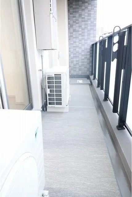 BPR Residence Monzen-Nakacho - Interior - ["Floor", "Flooring", "Grey"]