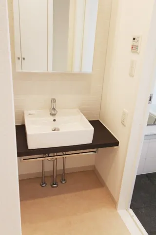 Prime Urban Meguro Ohashi Hills - Interior - ["Bathroom Sink", "Plumbing fixture", "Flooring"]