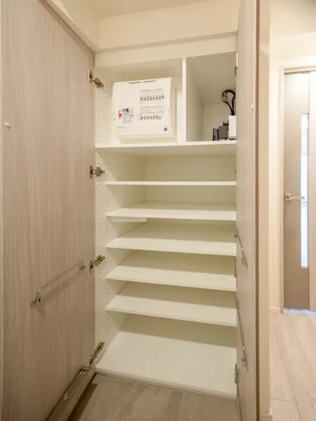 Brillia Ist Asakusa - Interior - ["Wood", "Flooring", "Interior design"]