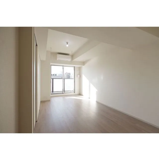 Comforia Morishita Riverside - Interior - ["Building", "Window", "Hall"]