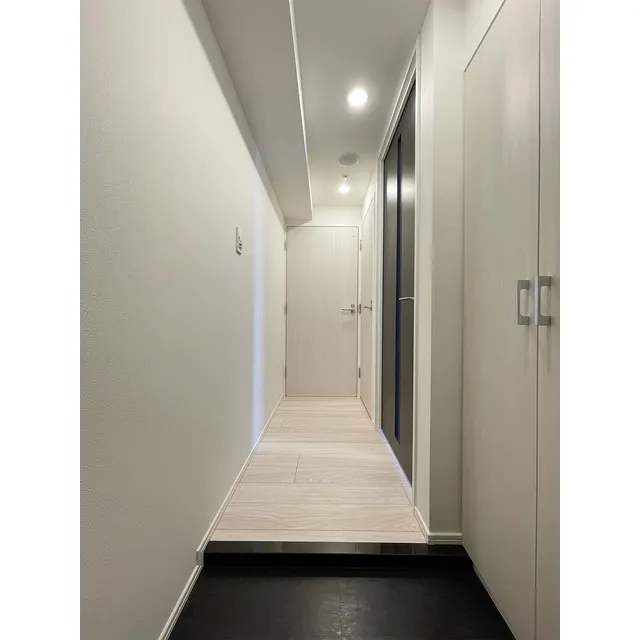 TS Residence Kita Ueno - Interior - ["Building", "Fixture", "Door"]