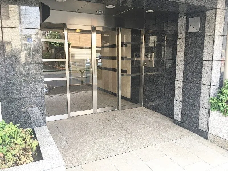 Duo Stage Higashijujo - Exterior - ["Plant", "Road surface", "Fixture"]