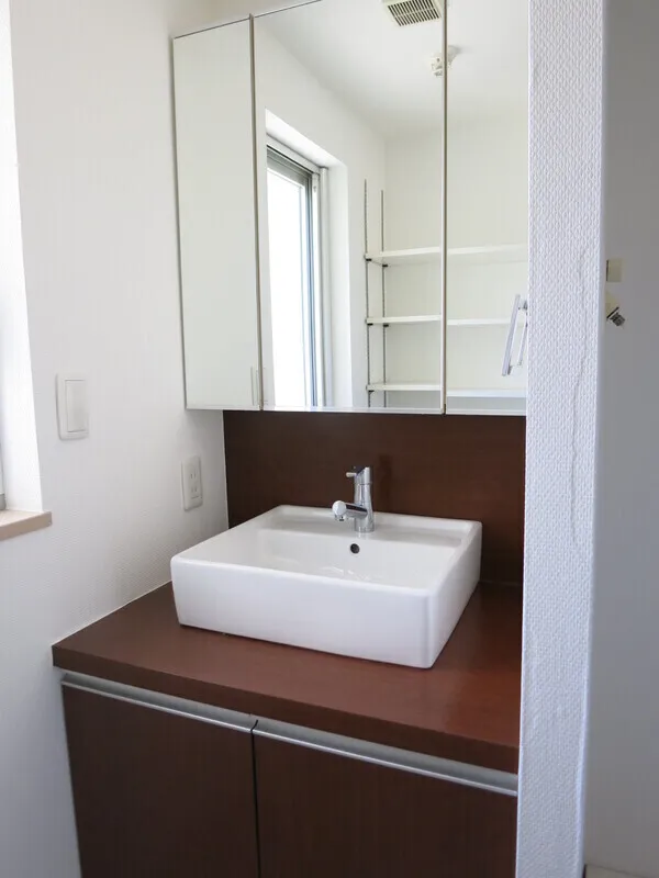 Due Itabashi - Interior - ["Bathroom Sink", "Plumbing fixture", "Sink"]