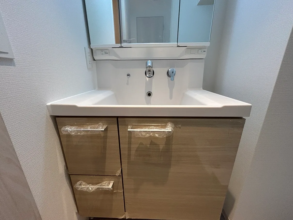 Gran Casa Sumiyoshi II - Interior - ["Flooring", "Bathroom cabinet", "Floor"]