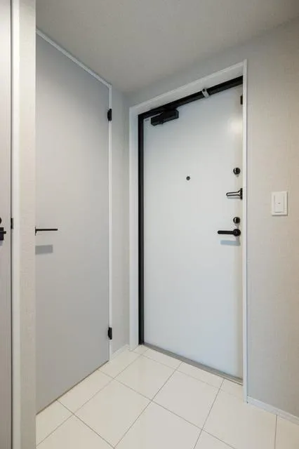 Zweite Kotake Mukaihara - Interior - ["Building", "Fixture", "Door"]