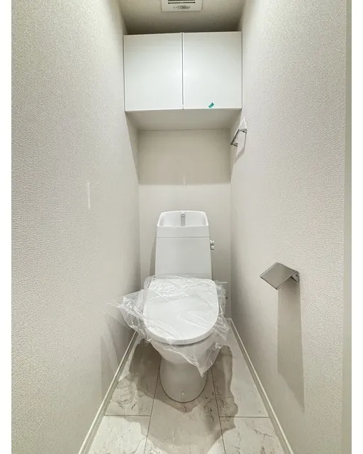 Well Square Shibuya Honmachi - Interior - ["Toilet seat", "Toilet", "Flooring"]