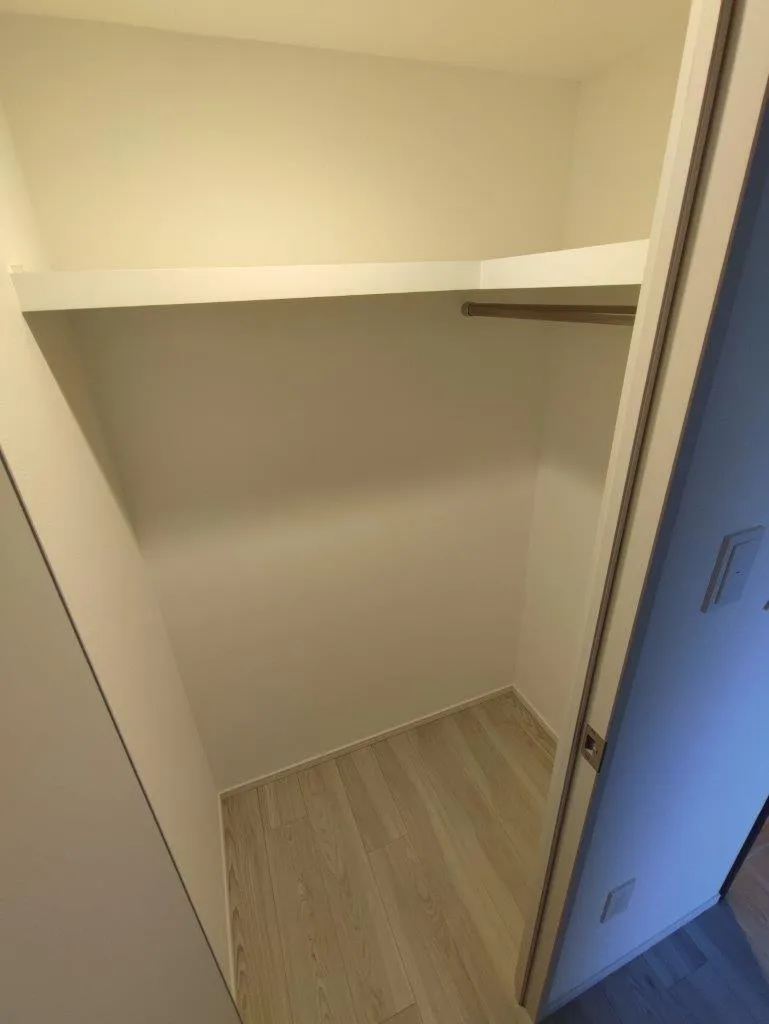 Cross Residence Takadanobaba - Interior - ["Fixture", "Wood", "Flooring"]