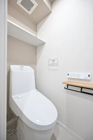 ES-Grande Higashinakano - Interior - ["Flooring", "Toilet seat", "Floor"]