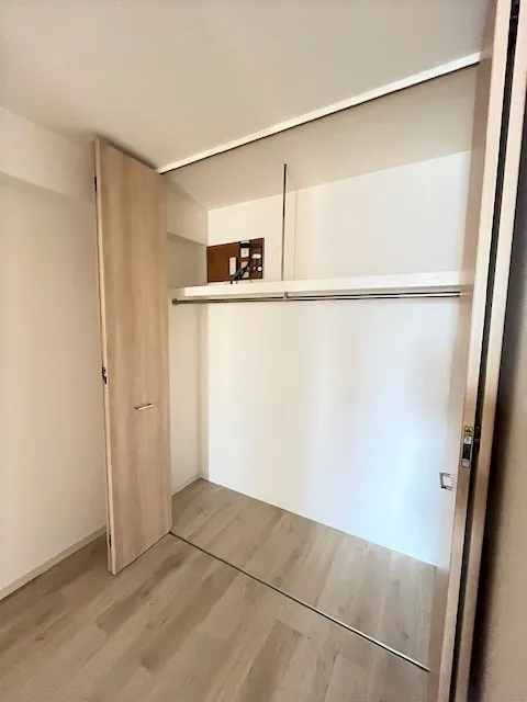 Residia Tower Kamiikebukuro (Tower Building) - Interior - ["Flooring", "Wood", "Floor"]