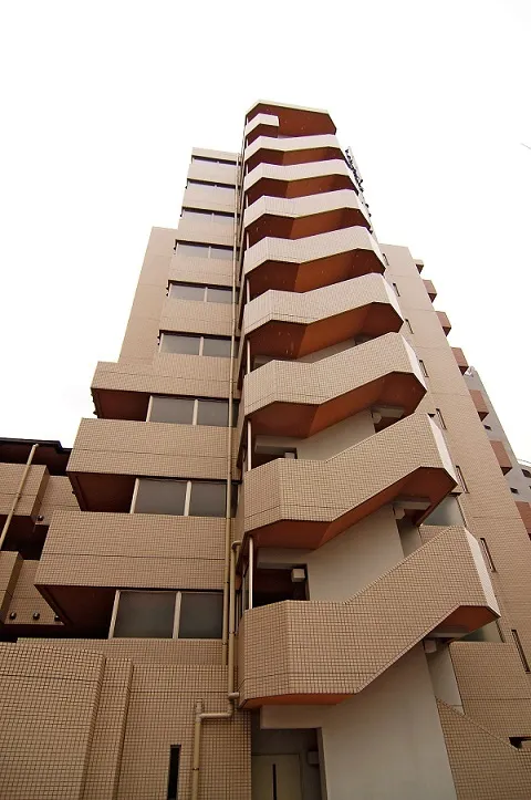 Residia Jiyugaoka - Exterior - ["Building", "Sky", "Wood"]
