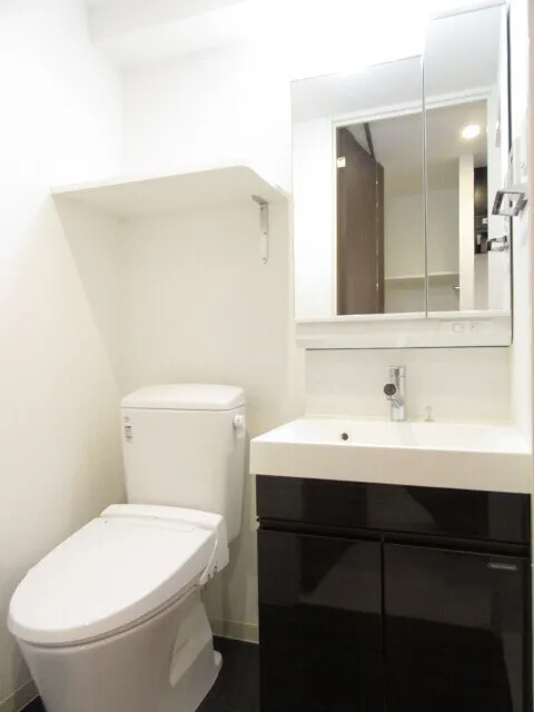 GRAN PASEO Honkomagome - Interior - ["Mirror", "Sink", "Property"]