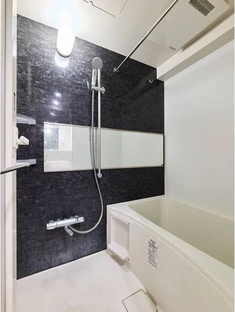 La Class Akabane - Interior - ["Plumbing fixture", "Flooring", "Bathroom"]