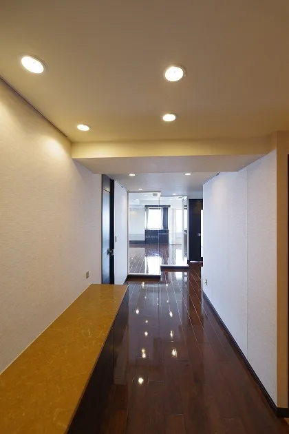 La Tour Shiodome - Interior - ["Fixture", "Building", "Wood"]