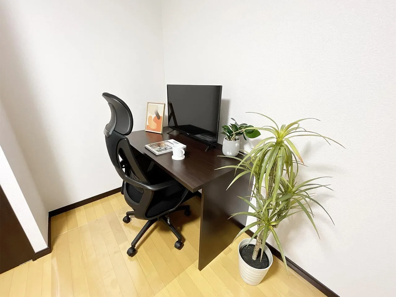 Mynavi STAY Miraie Higashi Yaesu - Interior - ["Furniture", "Peripheral", "Desk"]