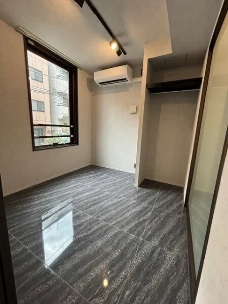 EXAM AKASAKA - Interior - ["Floor", "Ceiling", "Hardwood"]