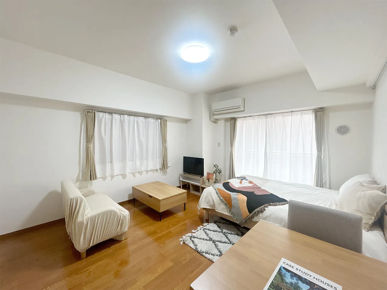 Mynavi STAY Urban Suite Jimbocho Station - Interior - []