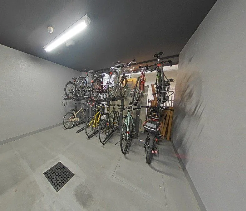 Residia Mitsukoshimae - Other - ["Bicycle frame", "Bicycle", "Bicycle tire"]