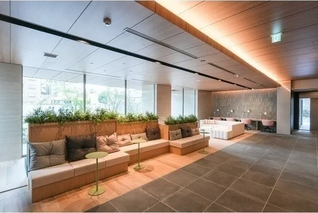 La Tierra Otorii - Exterior - ["Plant", "Rectangle", "Wood"]
