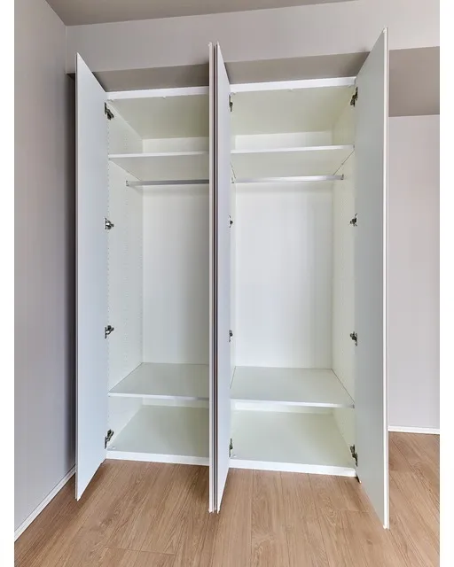 Baus Flats Kuramae - Interior - ["Wood", "Flooring", "Cupboard"]