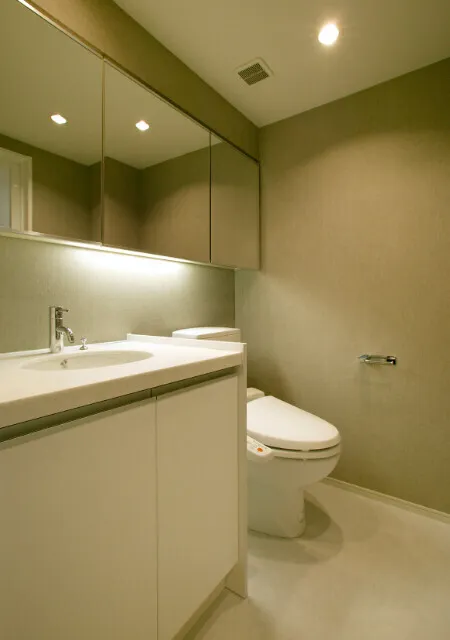 Castalia Azabujuban - Interior - ["Bathroom", "Plumbing fixture", "Flooring"]