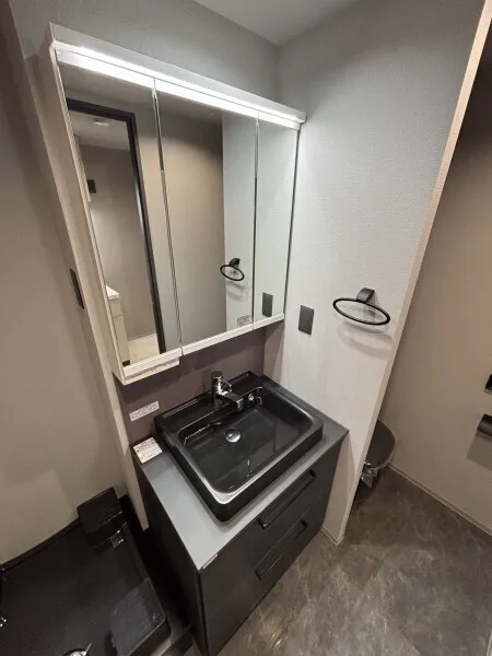 EXAM AKASAKA - Interior - ["Plumbing fixture", "Bathroom Sink", "Floor"]