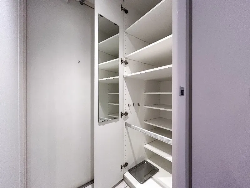 Castalia Otsuka - Interior - ["Silver", "Household hardware", "Cabinetry"]