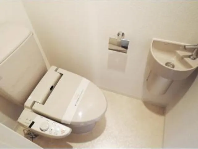 MM Garden - Interior - ["Toilet", "Product", "Comfort"]