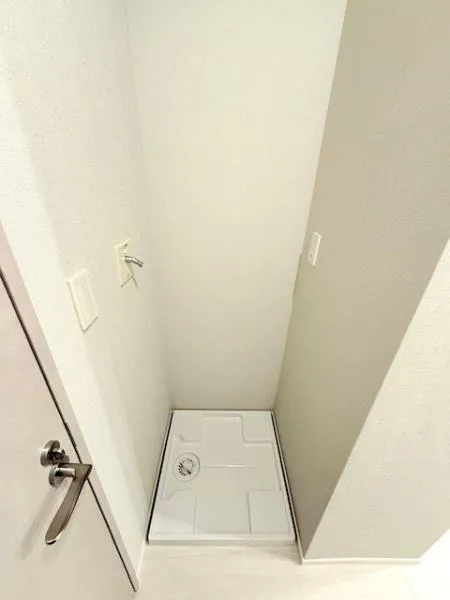 Brillia Ist Shinonome Canal Court - Interior - ["Flooring", "Floor", "Tile Flooring"]