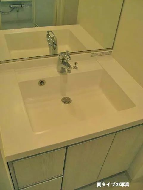Comforia HIgashi-IKebukuro  - Interior - ["Sink", "Bathroom sink", "Bathroom"]