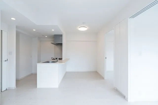 Comforia Oji - Interior - ["Hall", "Wood", "Grey"]