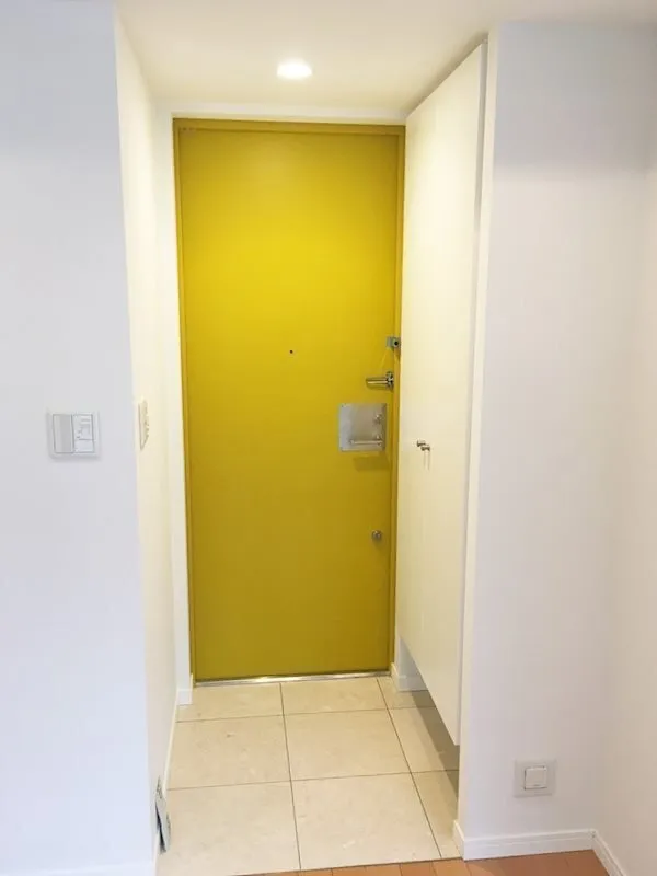 Minamiazabu West - Interior - ["Fixture", "Door", "Building"]
