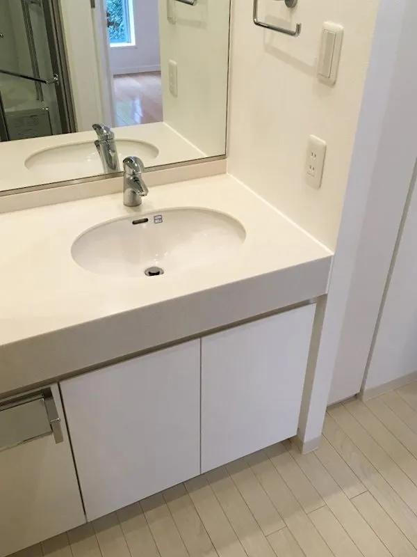 Minamiazabu West - Interior - Bathroom vanity