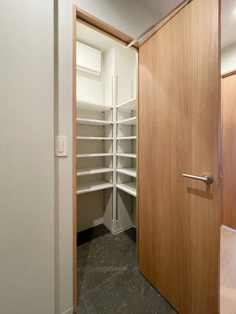 The Grand Terrace Wakabayashi - Interior - ["Wood", "Flooring", "Interior design"]