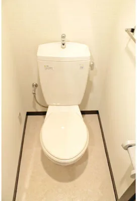 Prere Yoyogi Park No. 2 - Interior - ["Toilet seat", "Toilet", "Bathroom"]