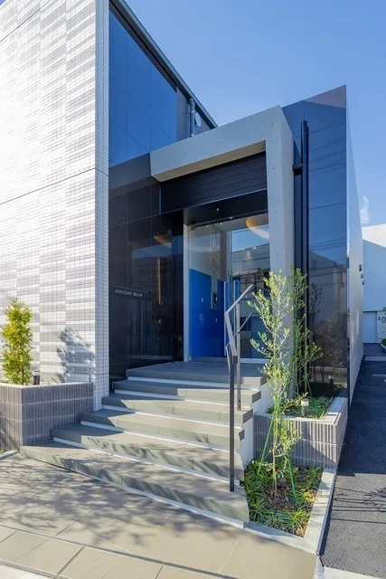 Asyl Court Tokyo Toritsu Daigaku - Exterior - ["Commercial building", "Composite material", "Glass"]