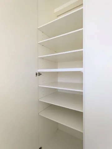 Faret Yoyogi Uehara - Interior - ["Shelving", "Wood", "Shelf"]