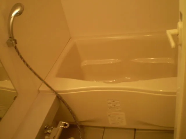 Comforia Nishi Kamata - Interior - ["Plumbing fixture", "Bathtub", "Flooring"]