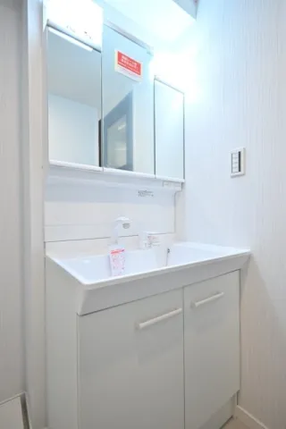 ES-Grande Higashinakano - Interior - ["Bathroom Sink", "Plumbing fixture", "Flooring"]